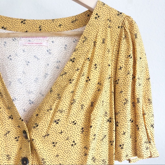 Urban Outfitters Kelsey Floral Button Front Top Sm - Picture 5 of 8